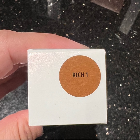 NEW MAC Strobe Dewy Skin Tint - Picture 4 of 4